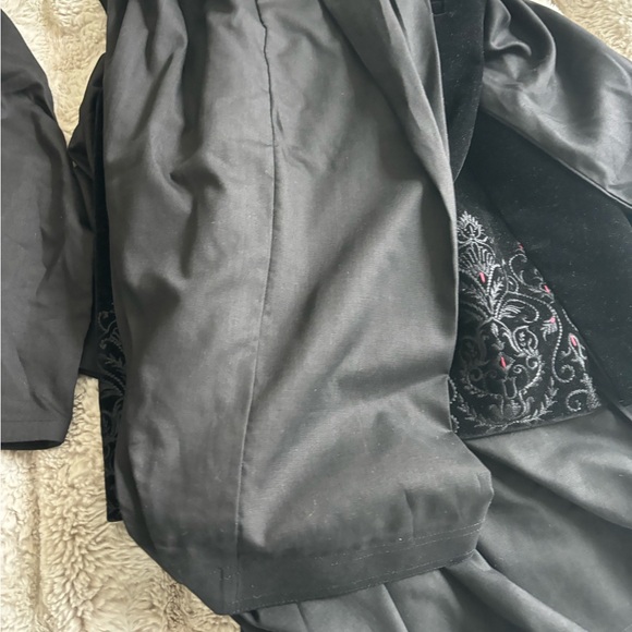 Boys kurta and shalwar with vest size 6-7 and size 8-9 - Picture 6 of 7